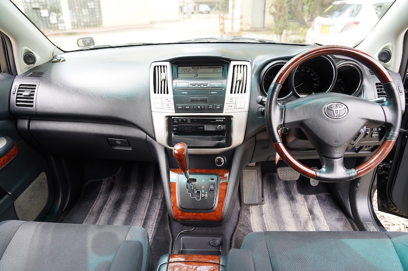 2010 Toyota Harrier Dashboard