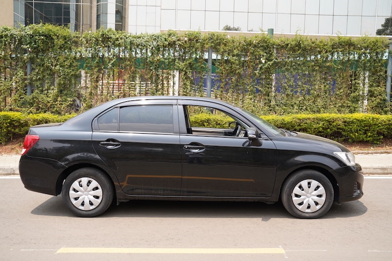 2013 Toyota Axio exterior