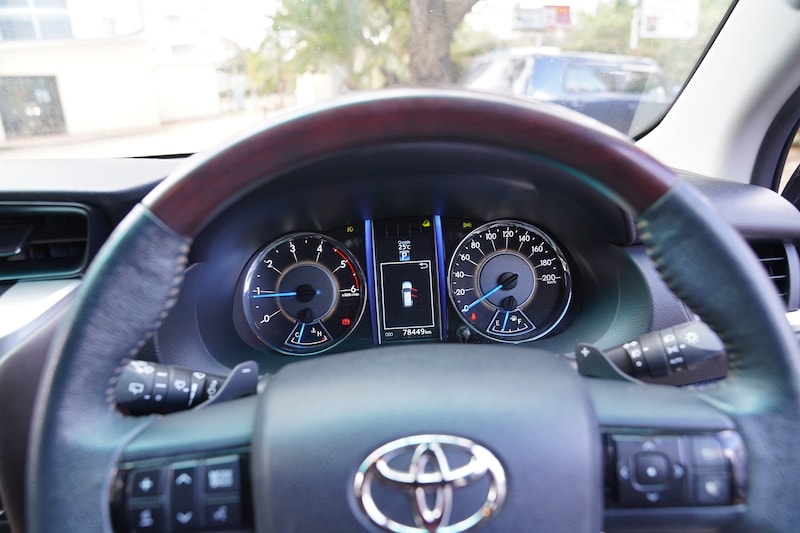 2016 Toyota Fortuner Speedometer