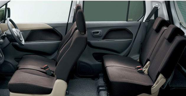 Mazda AZ interior space
