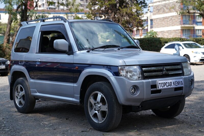 Mitsubishi pajero mini 2012