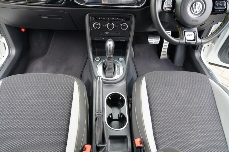 2014 VW Beetle A5 cupholders