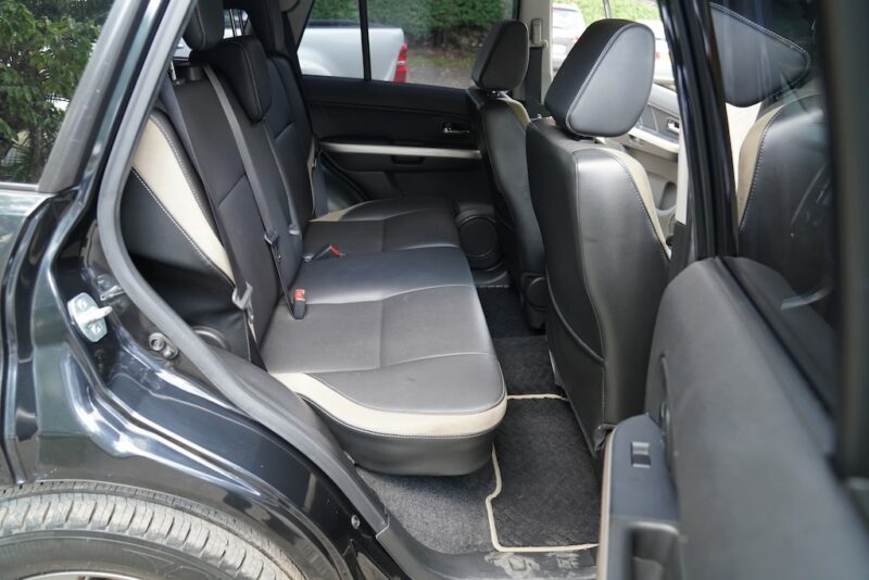 2014 Suzuki Escudo Second Row seats