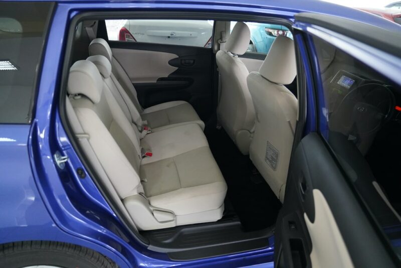 Toyota Wish Second Row