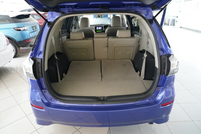 Toyota Wish Boot