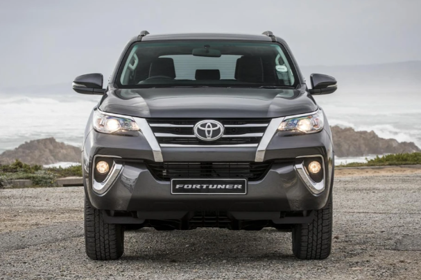 2017 Toyota Fortuner Front View