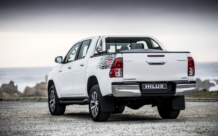 2016 Toyota Hilux rear view
