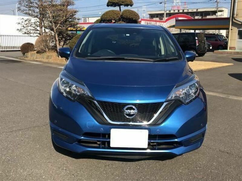 2019 Nissan Note front view 