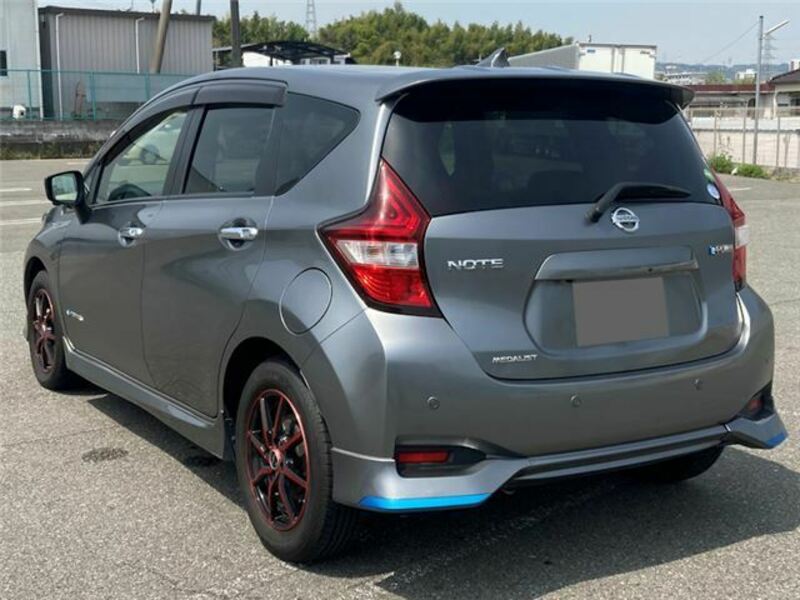 2017 Nissan Note rear and side view 