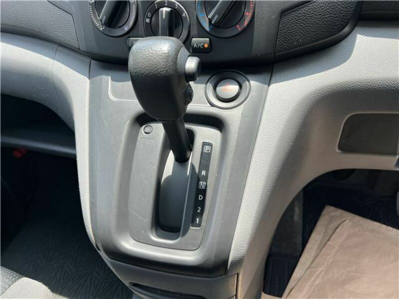 2017 NV200 automatic gear shift 