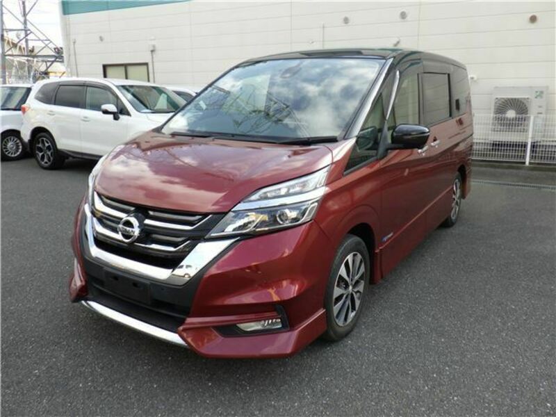 2018 Nissan Serena front and side view 