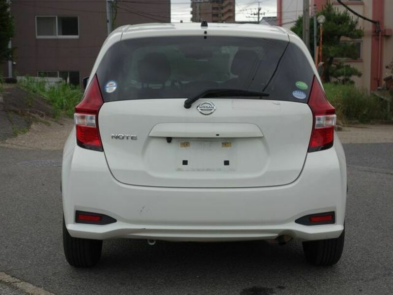 2018 Nissan Note rear view 