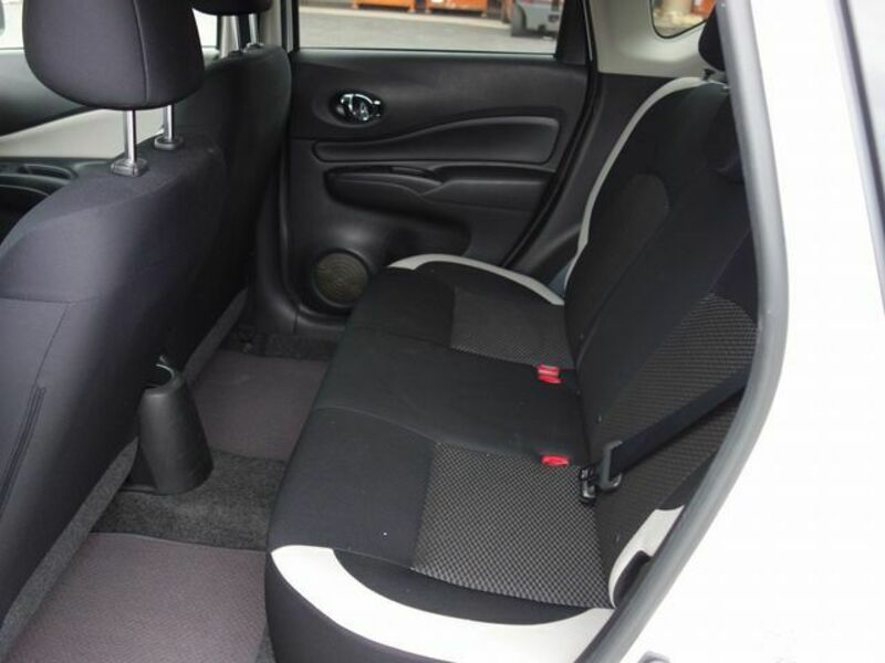 2018 Nissan Note second row 