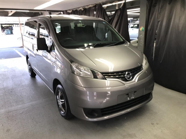 2019 NV200 front and side view 
