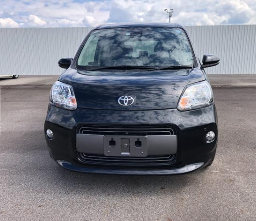 2017 Toyota Porte front view