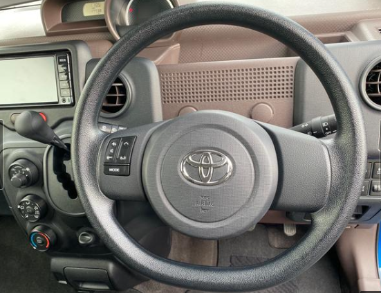 2018 Toyota Porte steering wheel