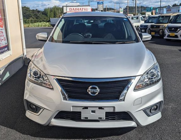 2018 Nissan Sylphy front view 