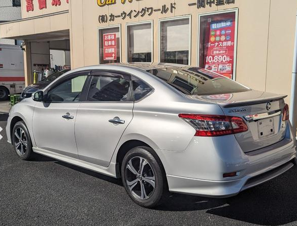 2018 Nissan Sylphy rear and side view