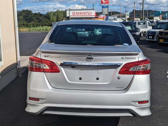 2018 Nissan Sylphy rear view