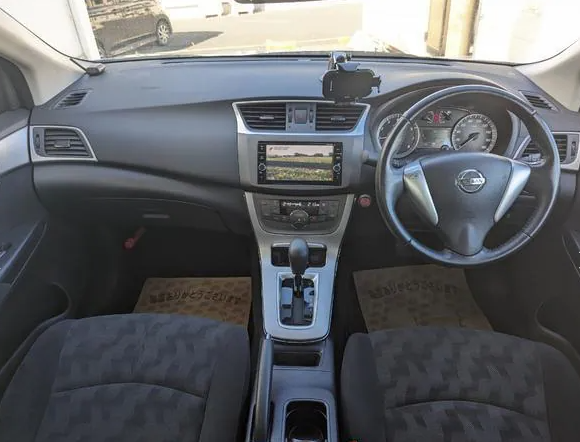 2018 Nissan Sylphy steering wheel and gear shift 