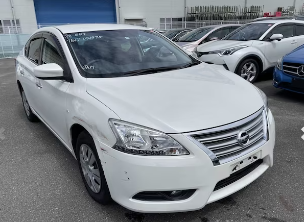 2017 Nissan Sylphy front and side view 
