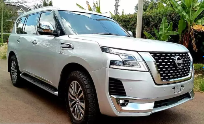 2017 Nissan Patrol front and side view 
