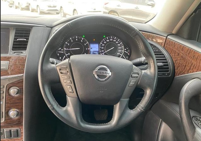 2018 Nissan Patrol steering wheel 
