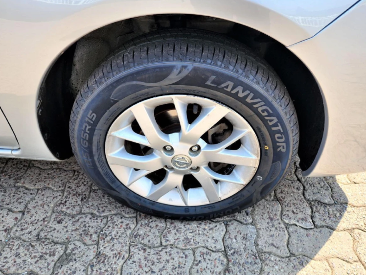 2019 Nissan Almera wheel 