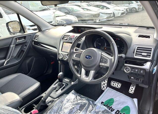 2017 Subaru Forester steering wheel & gear shift 