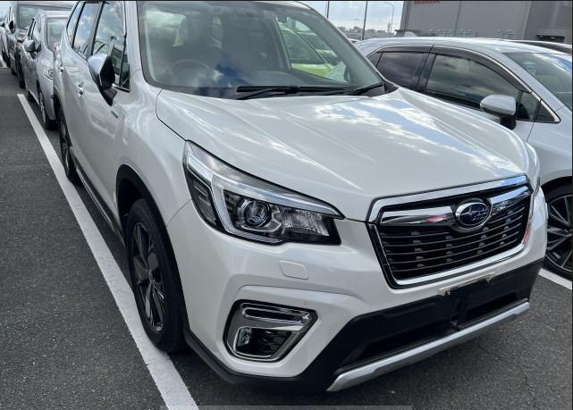 2019 Subaru Forester front and side view 