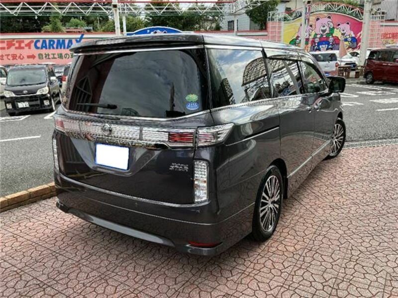 2019 Nissan Elgrand rear and side view 