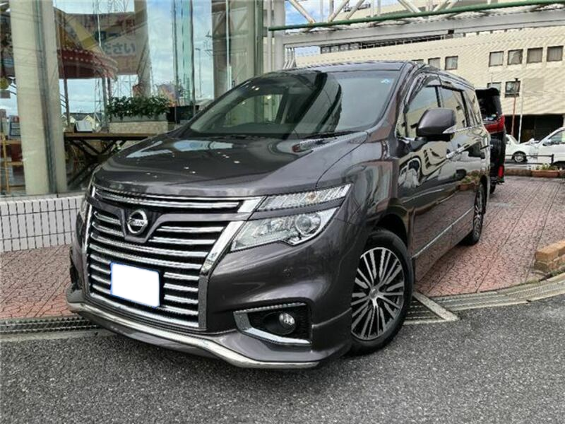 2019 Nissan Elgrand front and side view 