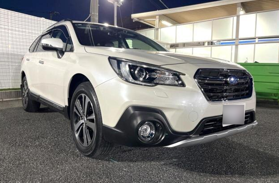 2019 Subaru Outback front and side view 