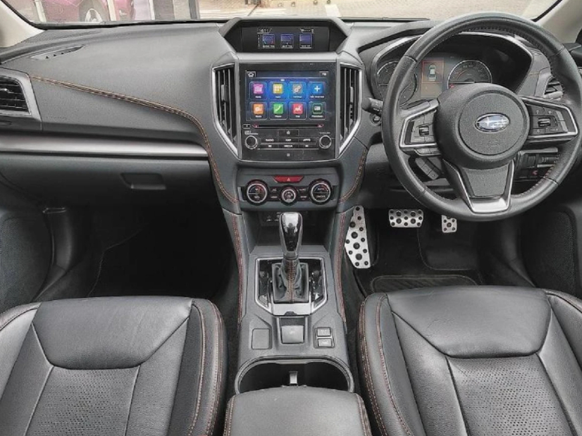 2019 Subaru XV steering wheel & gear shift 