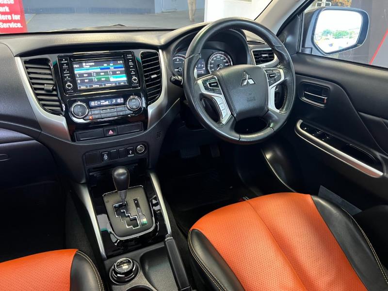 2018 Mitsubishi L200 steering wheel & automatic gear shift 