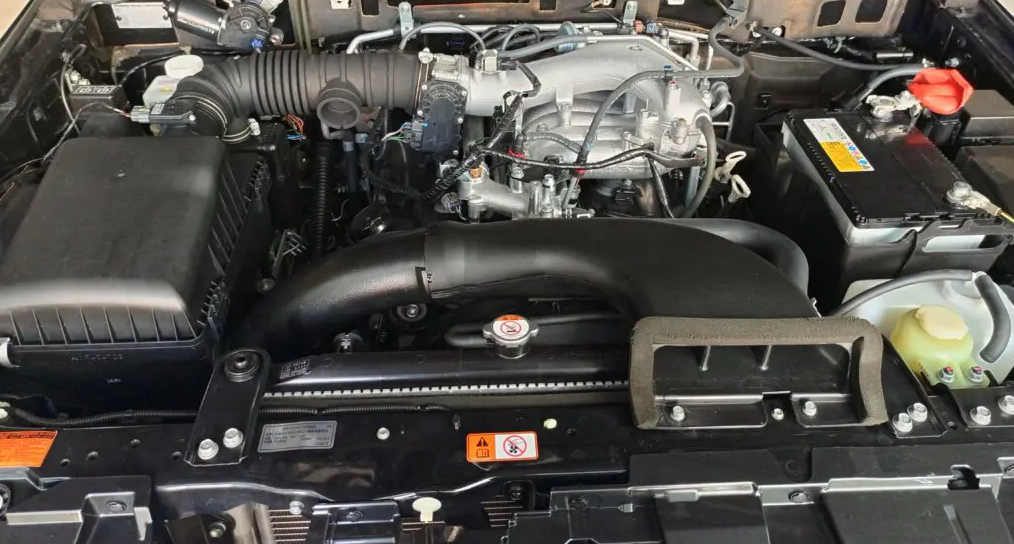2017 Mitsubishi Pajero engine 
