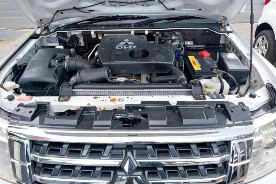 2018 Mitsubishi Pajero engine 