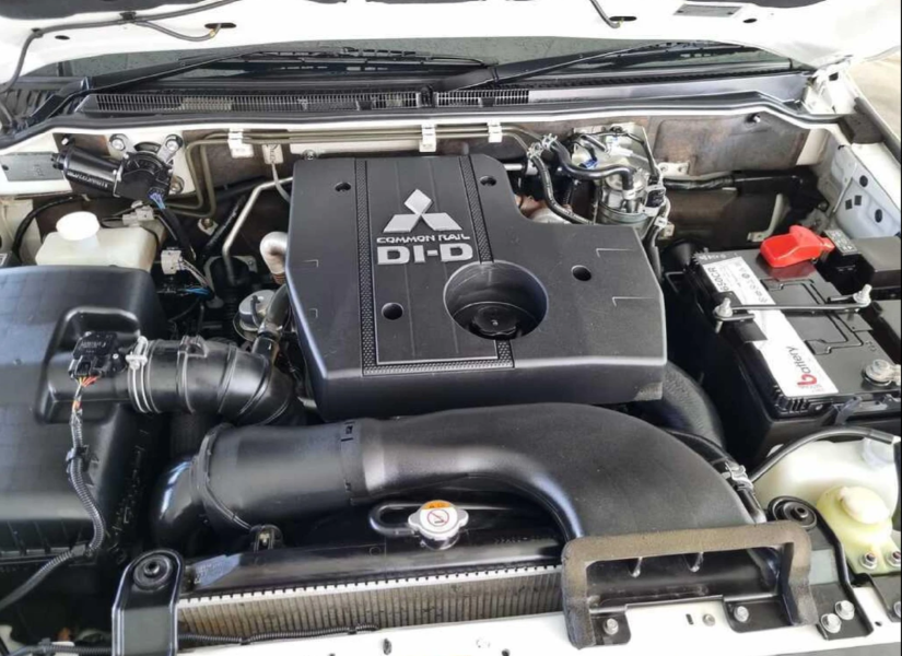 2019 Mitsubishi Pajero engine 