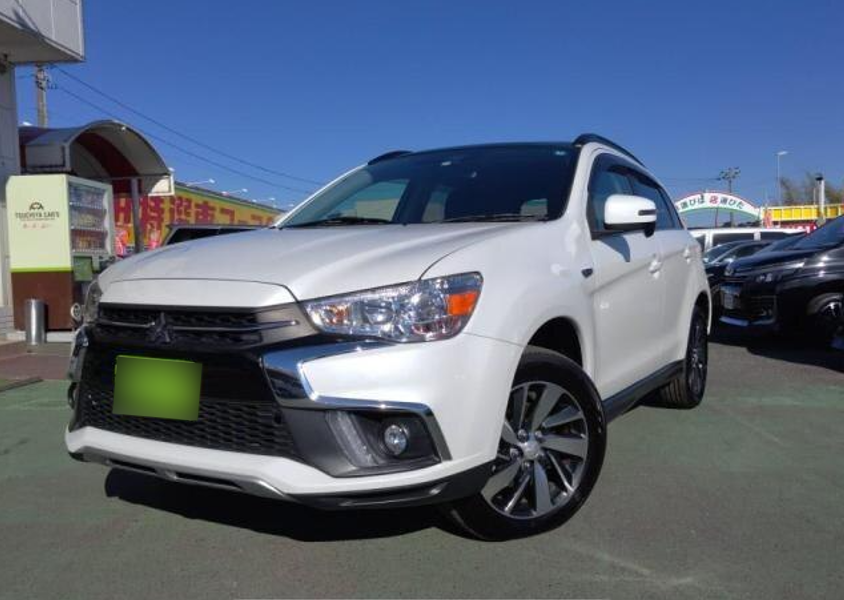 2018 Mitsubishi RVR front and side view 