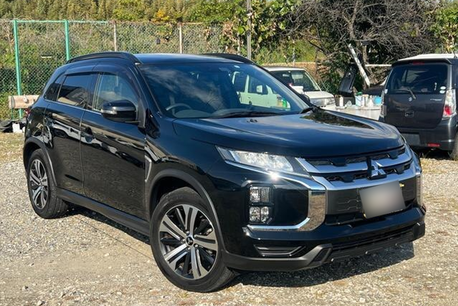 2019 Mitsubishi RVR front and side view 