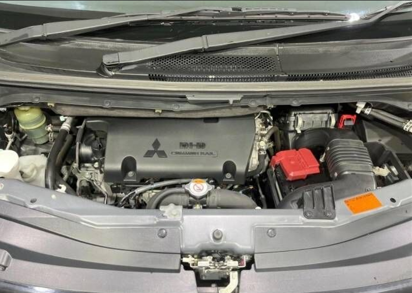 2017 Mitsubishi Delica D5 engine 
