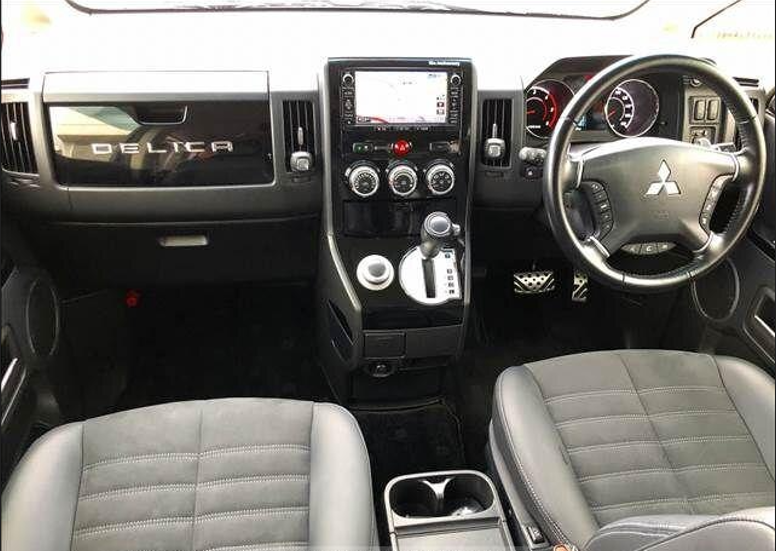 2018 Mitsubishi Delica D5 steering wheel & gear shift 