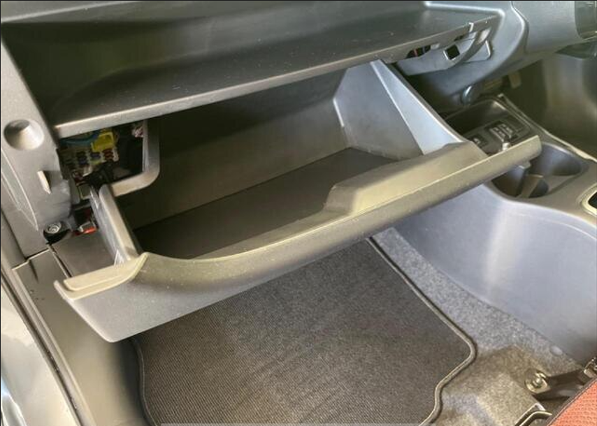 2019 Mitsubishi Mirage glove box compartment 