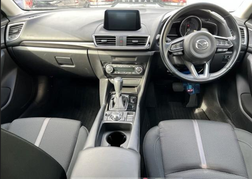 2017 Mazda Axela steering wheel & gear shift 
