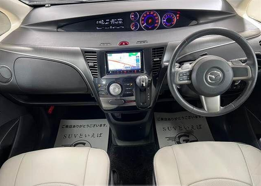 2017 Mazda Biante steering wheel and gear shift 