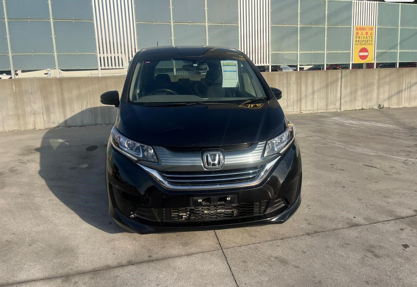 2017 Honda Freed front view 