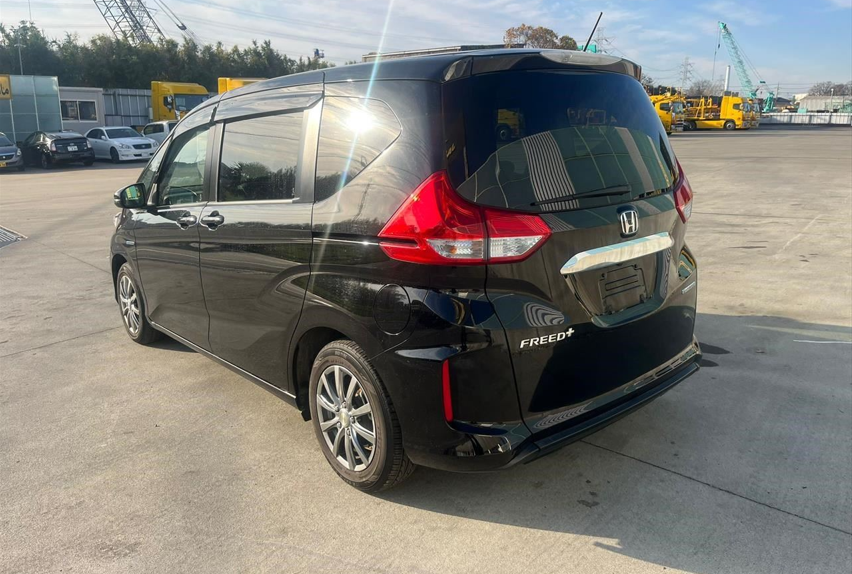 2017 Honda Freed rear and side view 