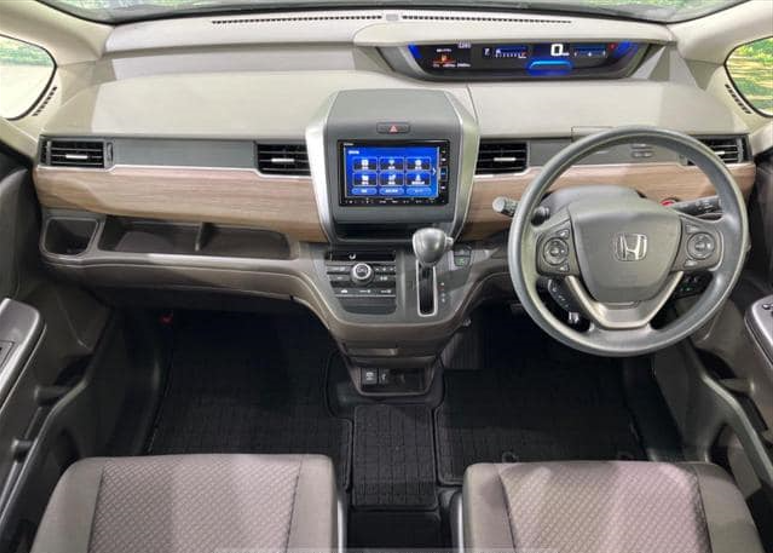 2019 Honda Freed steering wheel & gear shift 