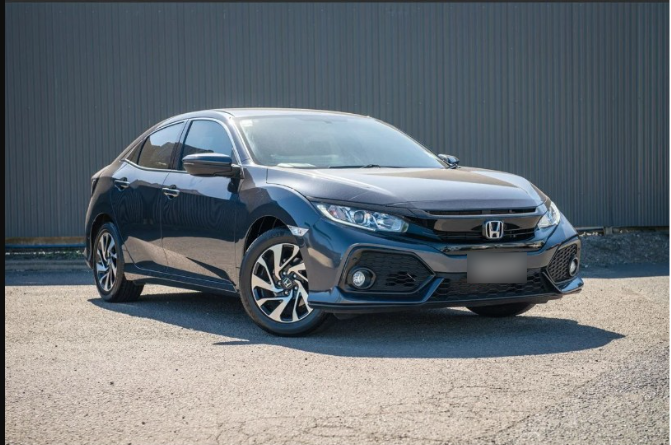 2018 Honda Civic front and side view 