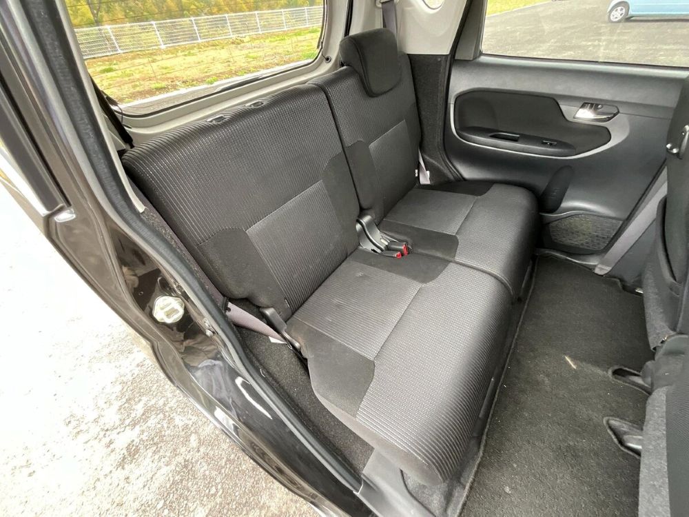 Daihatsu Move Interior